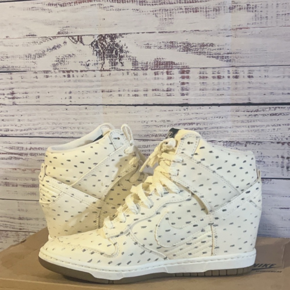 Nike Dunk Sky Hi Wedge Sneaker - Picture 2 of 5